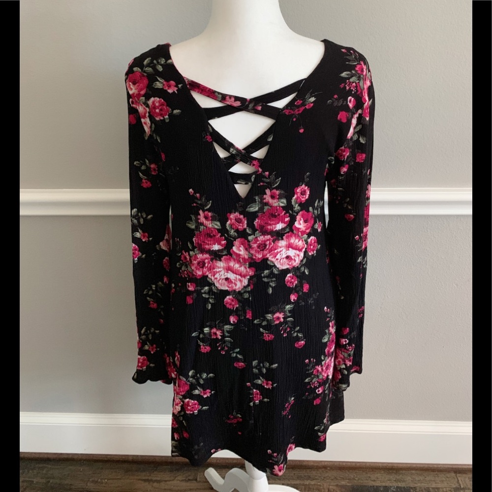 Lulu’s Black Floral Print Shift Dress - Picture 6 of 8
